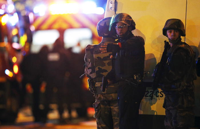 В Париже уничтожено восемь террористов