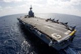 Франция отправила авианосец "Шарль де Голль" для борьбы против ИГ