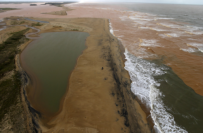 Токсичные отходы из рухнувшей в Бразилии плотины достигли Атлантики