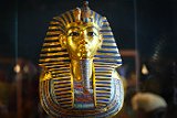 Египетологи назвали Нефертити настоящей хозяйкой маски Тутанхамона