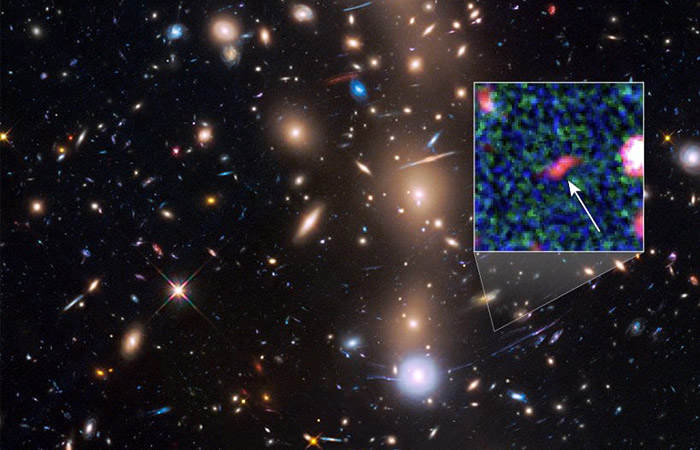 Астрономы разглядели самую тусклую галактику