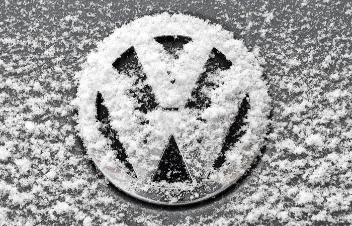 Продажи автомобилей Volkswagen упали в 2015 году впервые за 13 лет