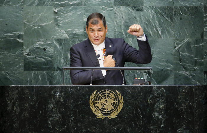 Президент Эквадора потребует компенсацию за пребывание Ассанжа в посольстве страны