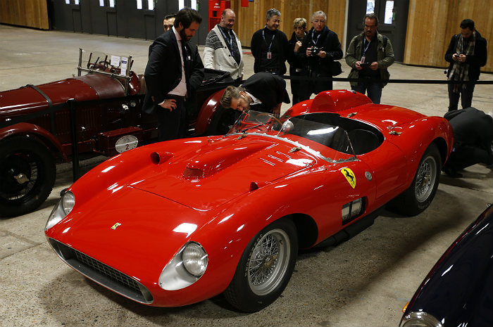  Ferrari      32  