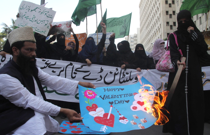 Президент Пакистана призвал игнорировать Валентинов день