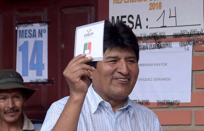 Экзит-поллы показали поражение Моралеса на референдуме о новом сроке