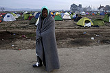 Греция потребует от ЕС переместить скопившихся в стране беженцев