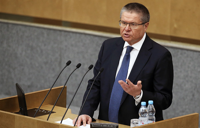 Улюкаев назвал менее болезненными для РФ последствия второго нефтяного шока