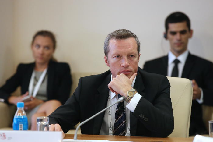 Суд отправил под домашний арест ректора ДВФУ