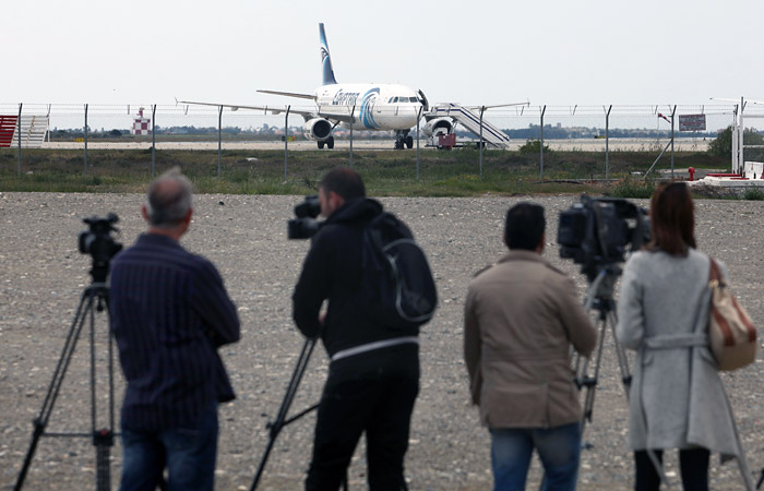 Президент Кипра связал мотив угона самолета с женщиной