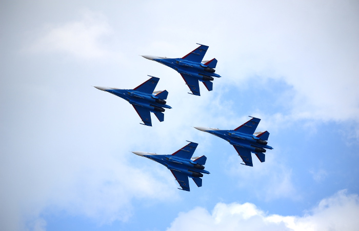 "Русские витязи" запустят ракеты над полигоном "Ладога"