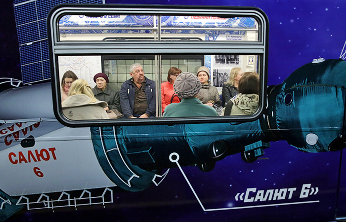 В столичном метро запущен посвященный 55-летию полета Гагарина в космос поезд