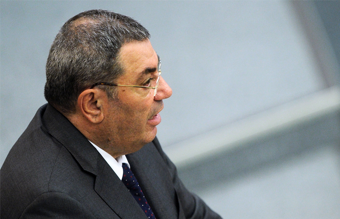 Единоросс Леонид Симановский стал лидером по доходам среди думцев