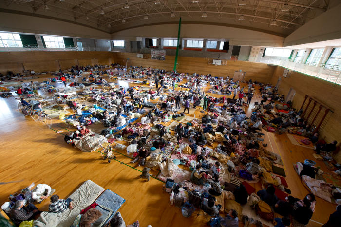 Около 250 тысяч японцев остались в эвакуации из-за угрозы землетрясения