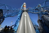 На стартовом комплексе "Восточного" установили ракету-носитель "Союз"