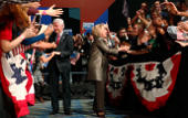 Хиллари Клинтон стала лидером в четырех из пяти праймериз во вторник