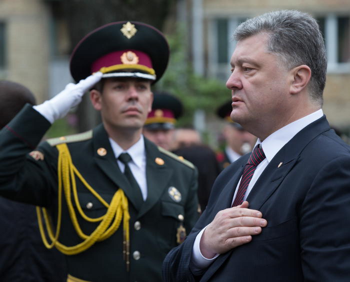 Порошенко поручил ввести в Одессу до тысячи бойцов Нацгвардии и полицейских