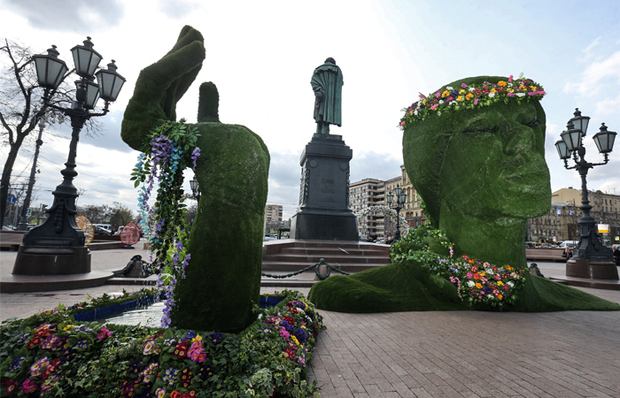 Собянин оценил вклад "зеленой головы" в популярность московских фестивалей