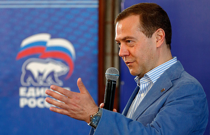 Медведев призвал омолодить "Единую Россию"