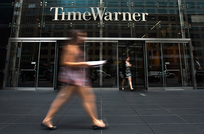 Apple предложила купить медиаимперию Time Warner