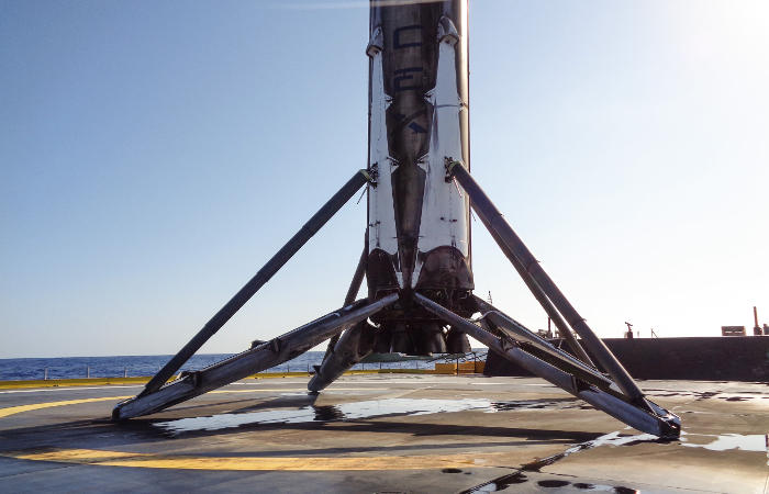 SpaceX приземлила очередную ступень ракеты