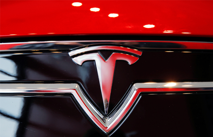 Tesla       Model S