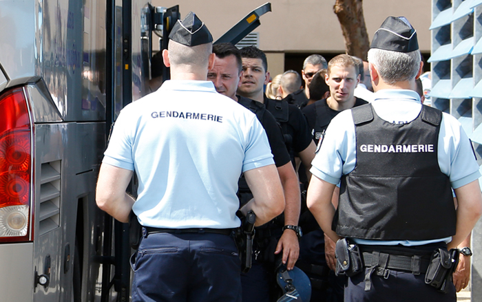 Группа российских болельщиков задержана полицией Франции на сутки