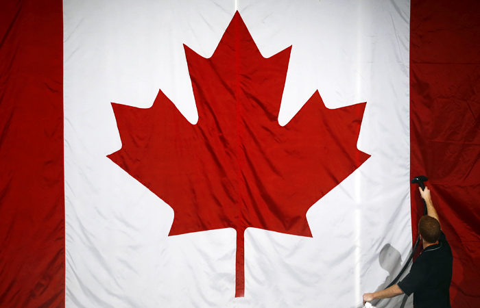 Нижняя палата парламента Канады поддержала политкорректные изменения гимна