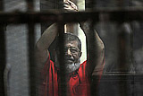В Египте приговорили экс-президента Мурси к пожизненному заключению