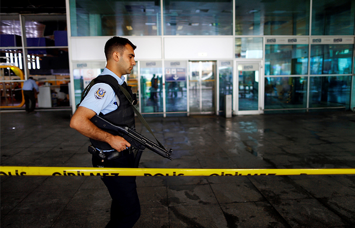 В стамбульском теракте заподозрили связанных с ИГ выходцев из Чечни