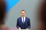 Медведев продлил продэмбарго для стран Запада до конца 2017 года
