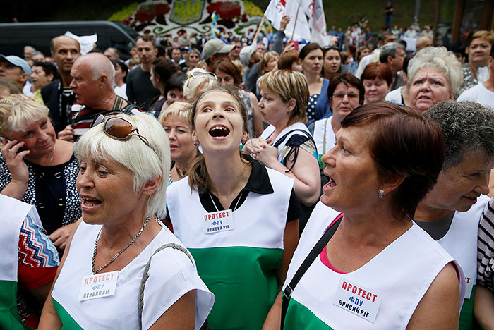 Тысячи протестующих против роста коммунальных тарифов вышли на улицы Киева