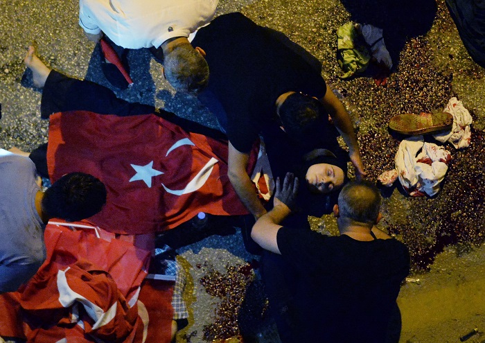 В одну из больниц Стамбула привезли 150 раненых в беспорядках