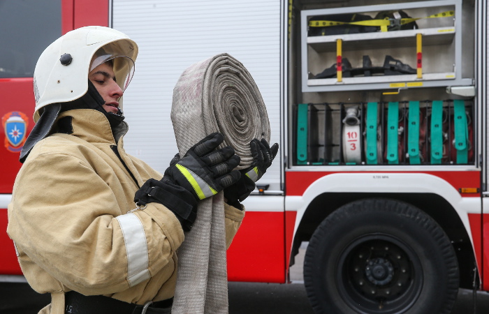 Спасатели сообщили о пострадавших при пожаре в московской многоэтажке