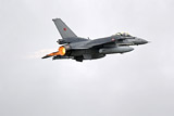 Вице-премьер Турции назвал самовольным решение пилотов сбить российский Су-24