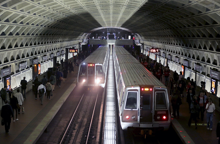 В Вашингтоне арестовали помогавшего ИГ офицера полиции столичного метро