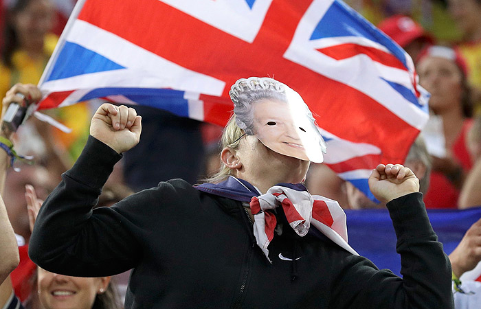 Британская болельщица на женском регби Великобритания - Новая Зеландия