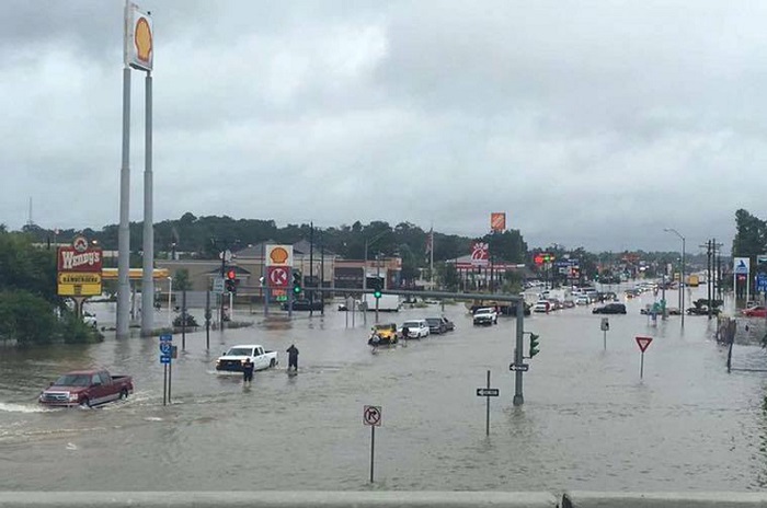 От наводнений на побережье Мексиканского залива погибли три человека