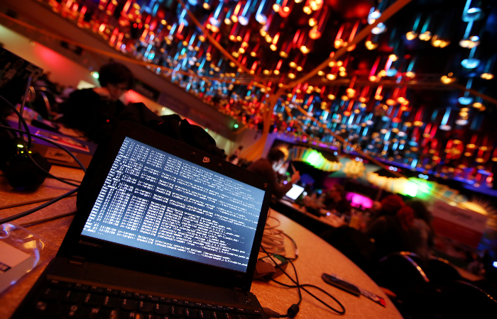 Хакер выложил новые документы Демократической партии США