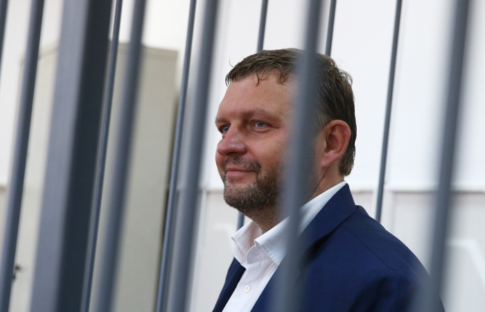 Суд в Москве решит вопрос о продлении ареста Белых по делу о взятке