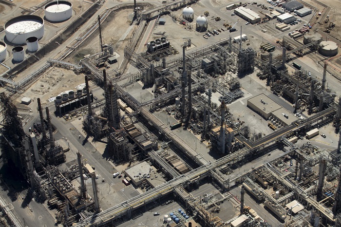 На нефтезаводе в Калифорнии произошел взрыв