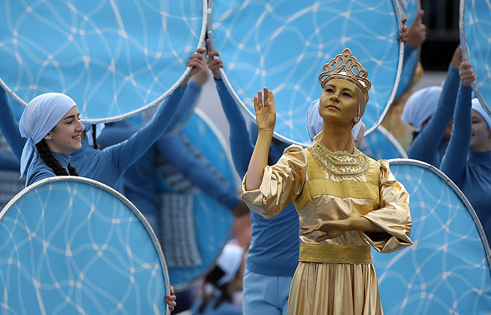 Выступление артистов на Красной площади