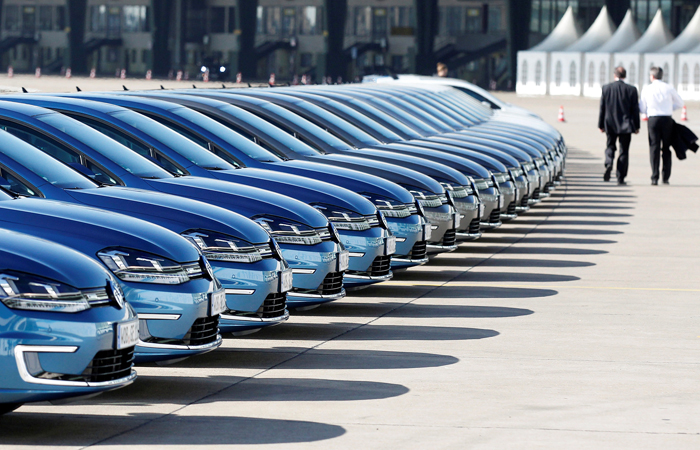 Инвесторы Volkswagen в Германии потребовали от компании 8,2 млрд евро