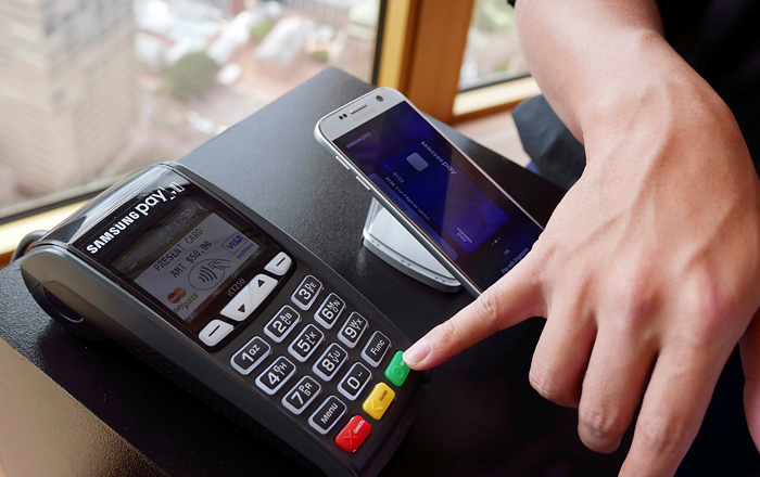 Платежный сервис Samsung Pay начнет работать в России 29 сентября