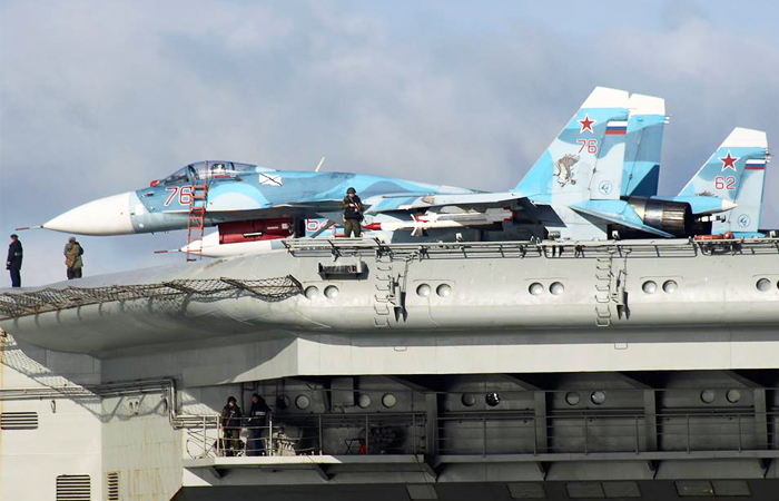 Авианосной группе ВМФ РФ в Средиземноморье хватит своих ресурсов во время похода