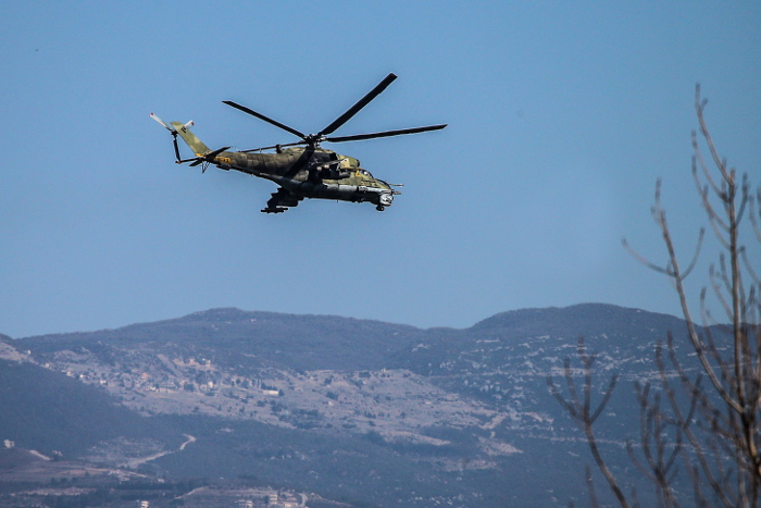 Российский вертолет совершил вынужденную посадку в Сирии