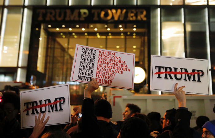 В ряде городов США прошли протестные акции против избрания Трампа президентом