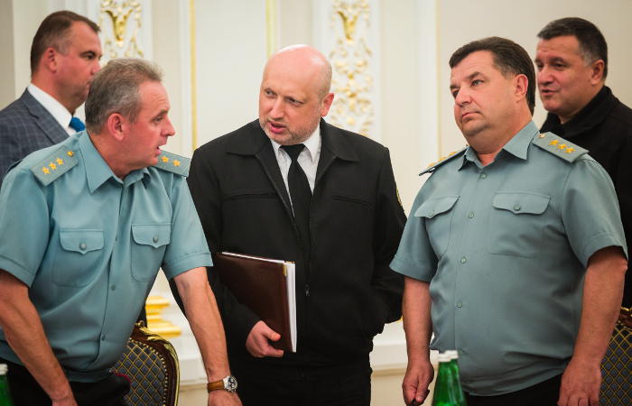 Турчинов опроверг информацию о ракетных испытаниях в Керченском проливе