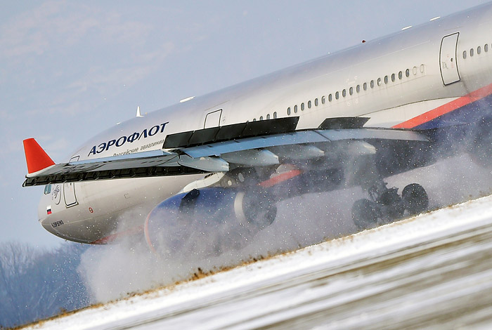 "Аэрофлот" назвал низкую загрузку бортов дополнительным фактором массовой отмены рейсов
