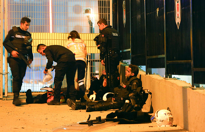 Пострадавшие турецкие полицейские